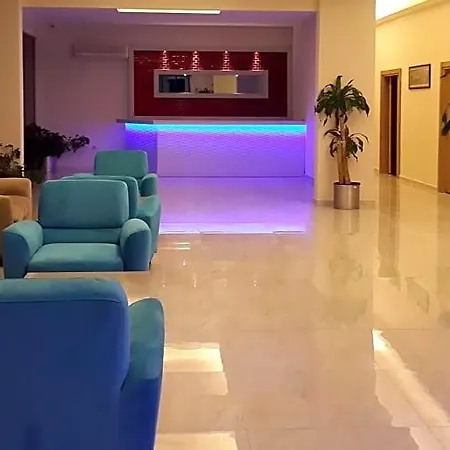 帕米酒店 4* 马尔马里斯