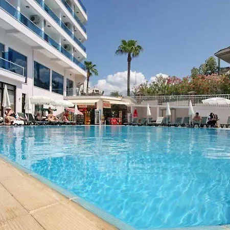 Palmea Μαρμαρίς